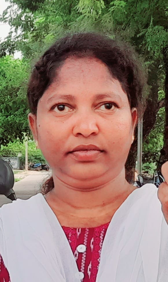 భర్త ప్రేమతో చదివించాడు.. ఉద్యోగం వచ్చేలా చేశాడు.. విధి మాత్రం మెదడులో కణితిని మిగిల్చింది.. చూపు కోల్పోయే ప్రమాదంలో భార్య.. ఆపరేషన్‌కు దాతల సాయం కోసం కన్నీటి వేడుకోలు